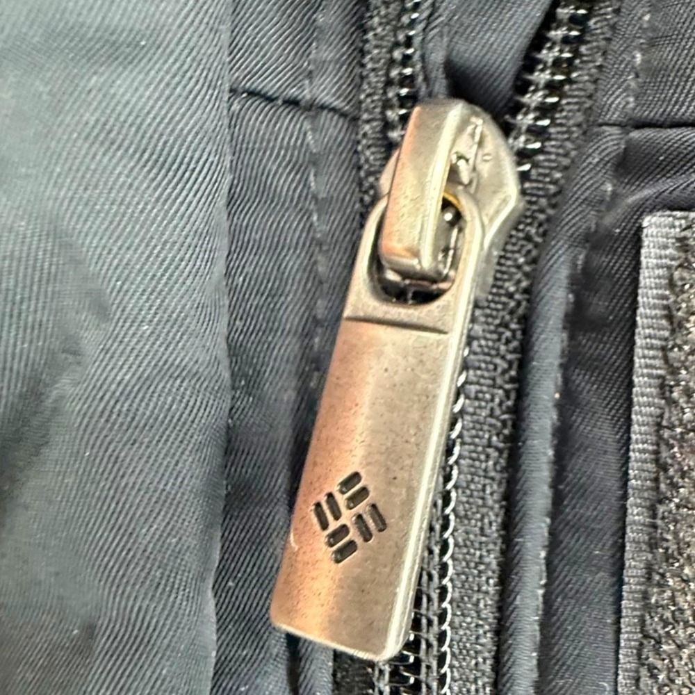 Columbia Omni Shield Puffer Jacket Womans Small Black Powder Lite Insulated Coat - Picture 9 of 13